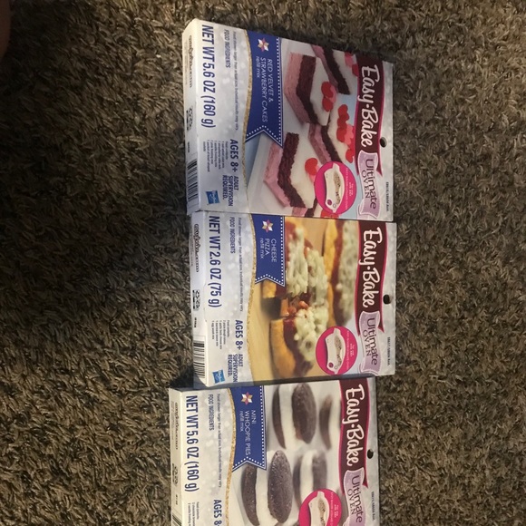 I am selling a easy Bake Oven